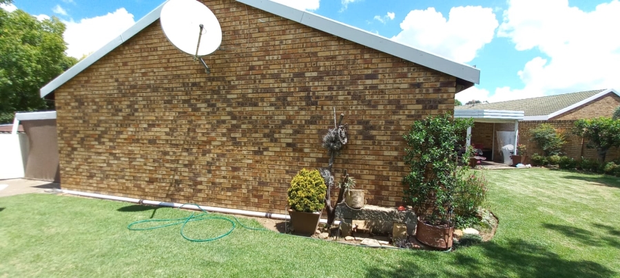 To Let 3 Bedroom Property for Rent in La Provance Free State